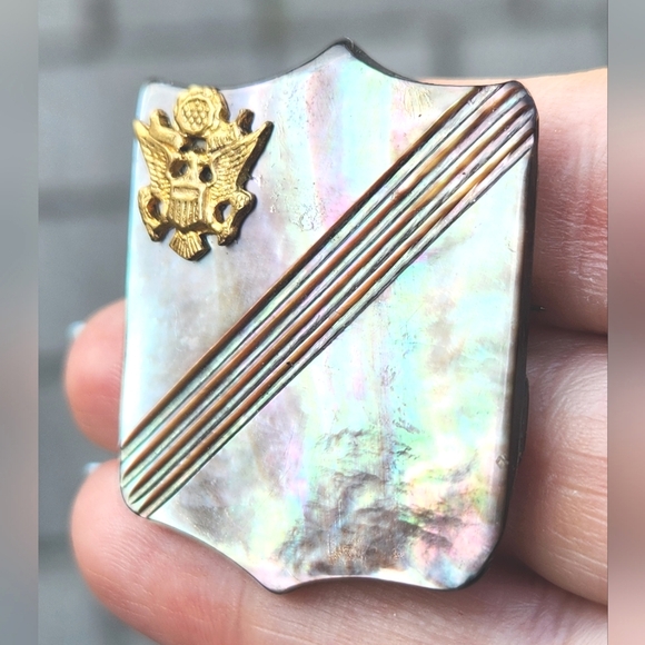 WWII Mother of Pearl Military Sweetheart Pin - Picture 2 of 4